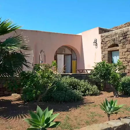Nyaraló Dammusi Barone Scauri