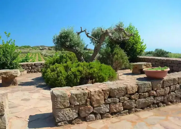 Дом отдыха Dammusi Barone Scauri (Sicily)