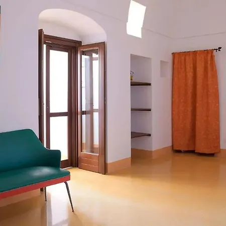 Dammusi Barone Nyaraló Scauri