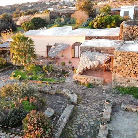 Dammusi Barone Holiday home *