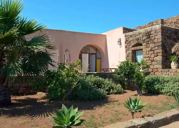 Casa de Férias Dammusi Barone Scauri (Sicily)
