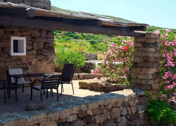 Дом отдыха Dammusi Barone Scauri (Sicily)