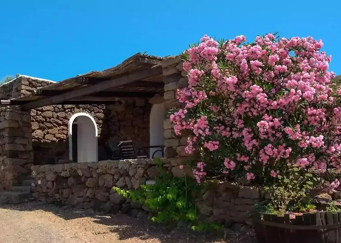 Dammusi Barone * Scauri (Sicily)